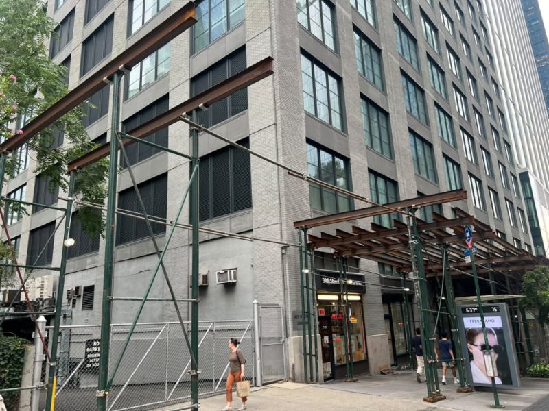 Sidewalk Shed Installation at 1411 2nd Ave, Manhattan